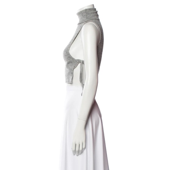 ARE YOU AM I Gray Crop Top - Picture 2 of 4